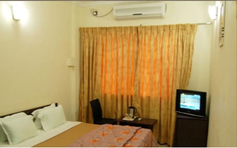 Hotel Royal Regency Bori  Camera foto