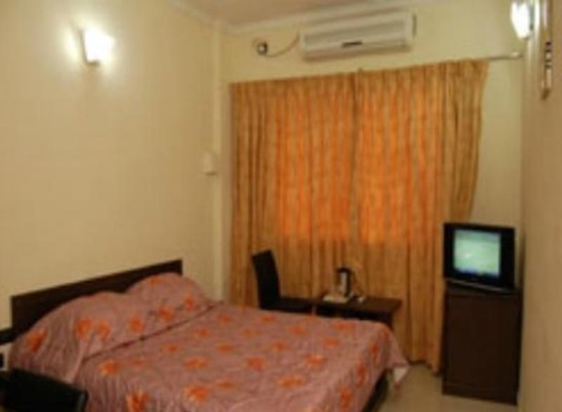 Hotel Royal Regency Bori  Esterno foto