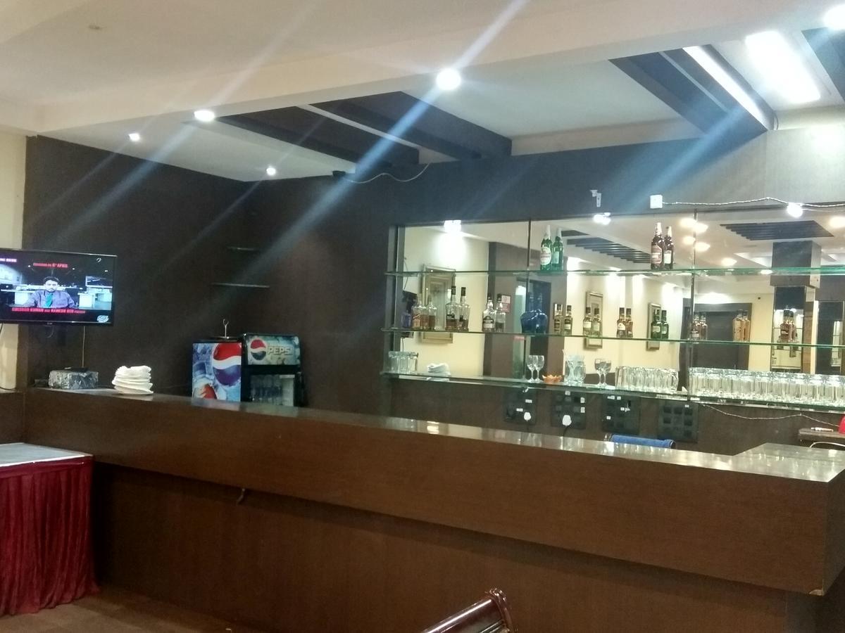 Hotel Royal Regency Bori  Esterno foto