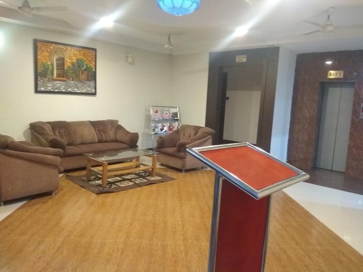 Hotel Royal Regency Bori  Esterno foto