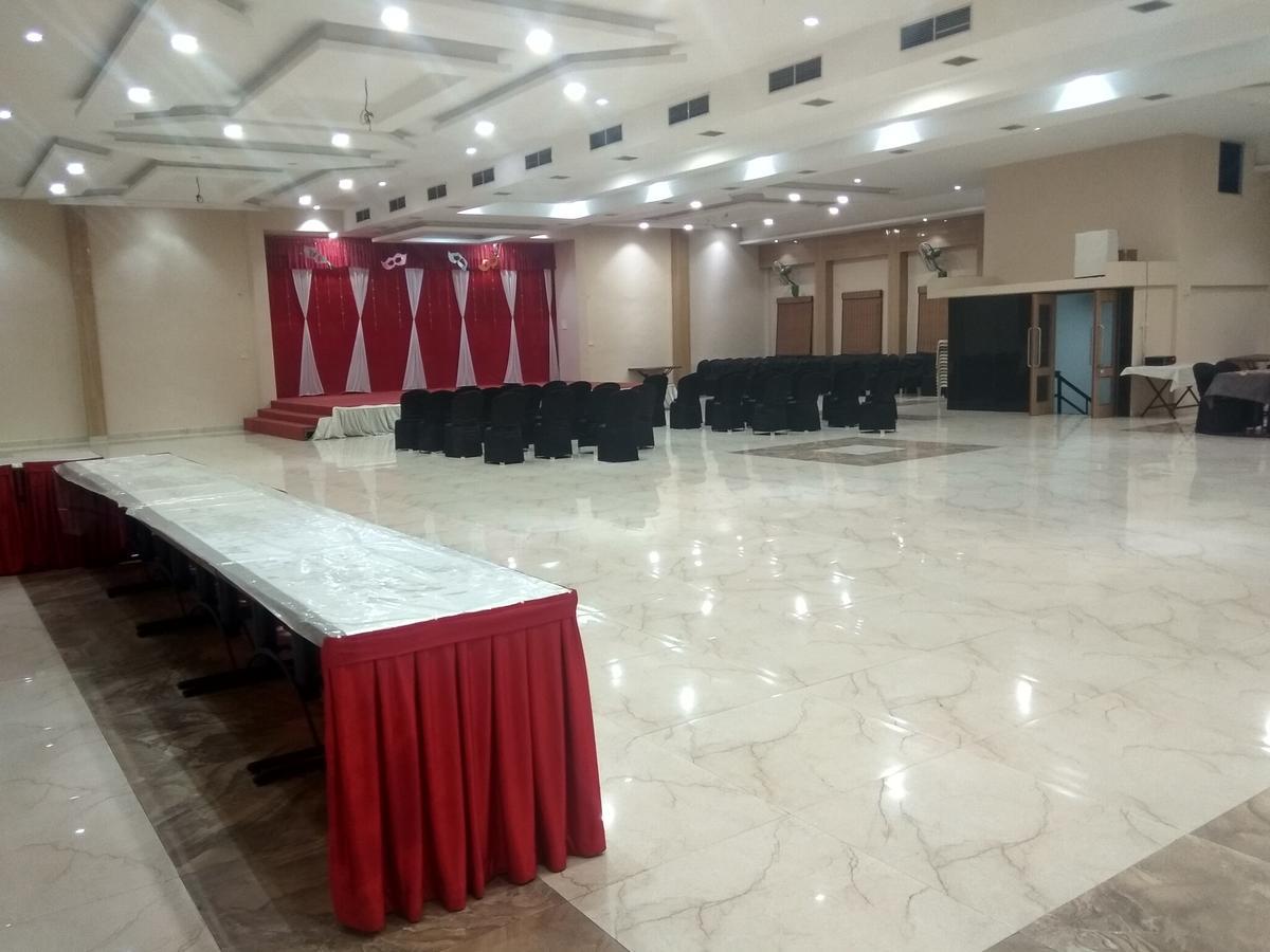 Hotel Royal Regency Bori  Esterno foto