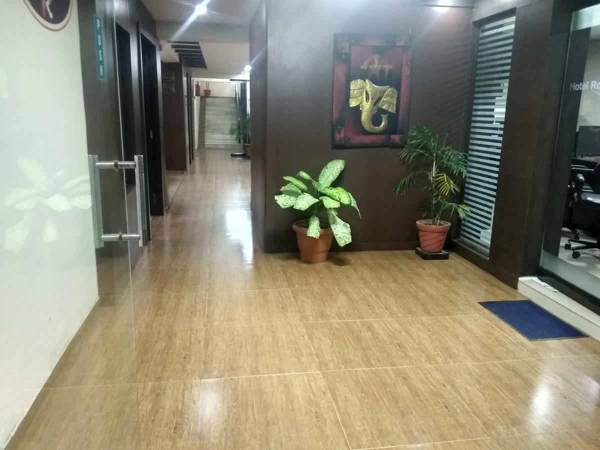 Hotel Royal Regency Bori  Esterno foto