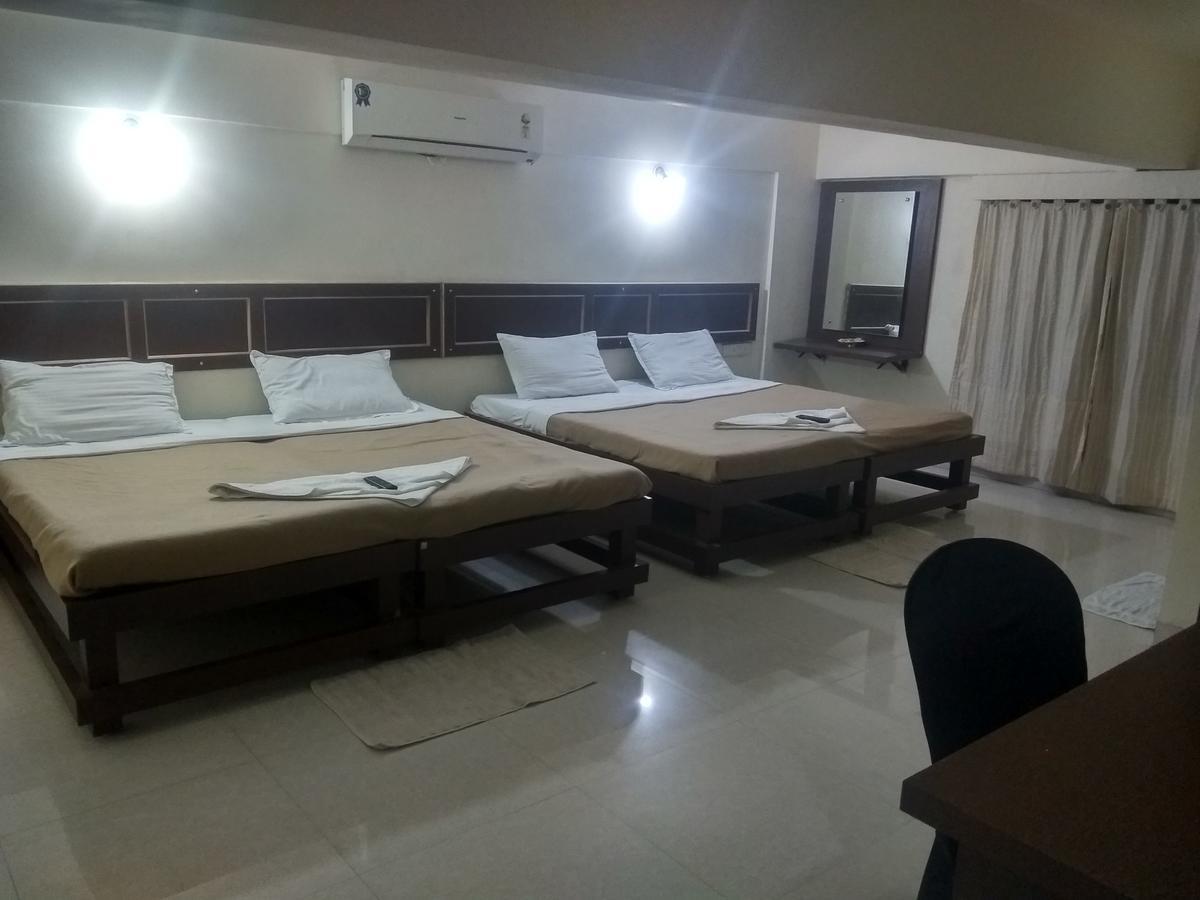 Hotel Royal Regency Bori  Esterno foto