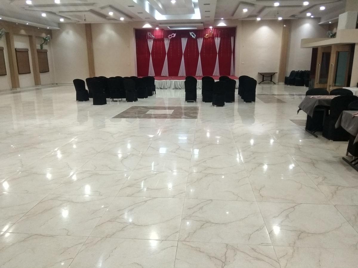 Hotel Royal Regency Bori  Esterno foto