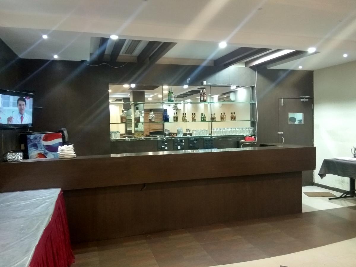 Hotel Royal Regency Bori  Esterno foto