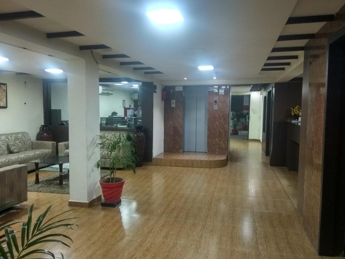 Hotel Royal Regency Bori  Esterno foto