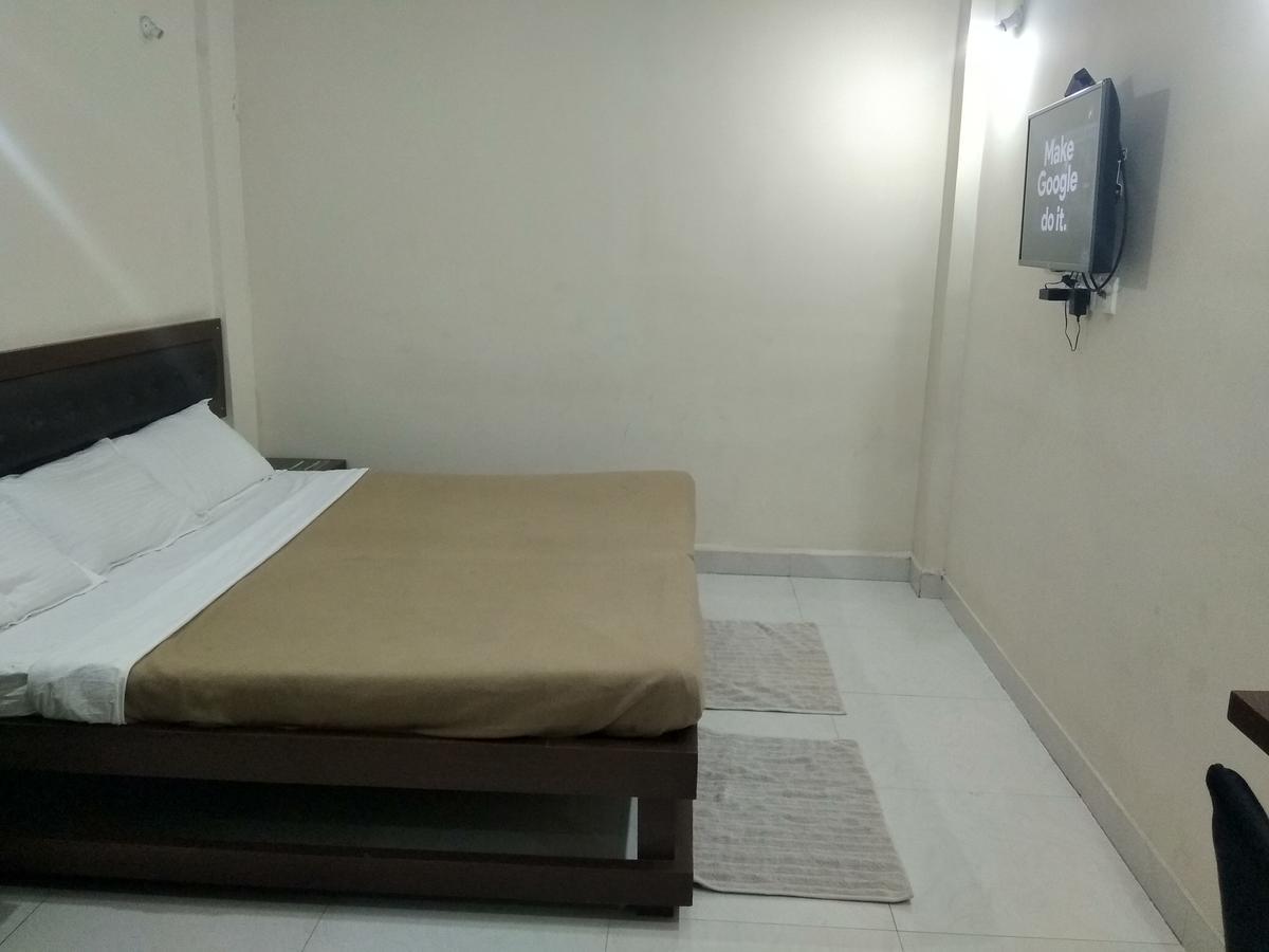 Hotel Royal Regency Bori  Esterno foto