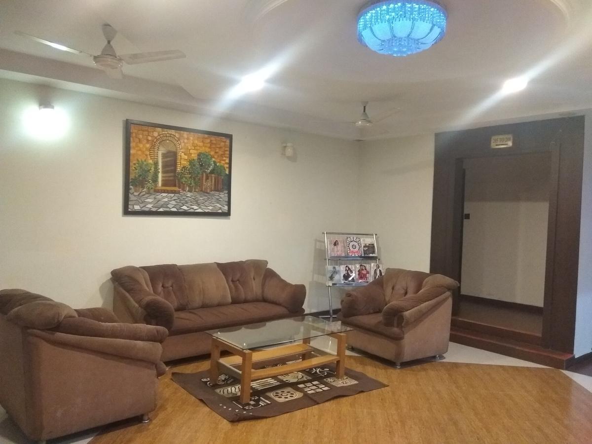 Hotel Royal Regency Bori  Esterno foto